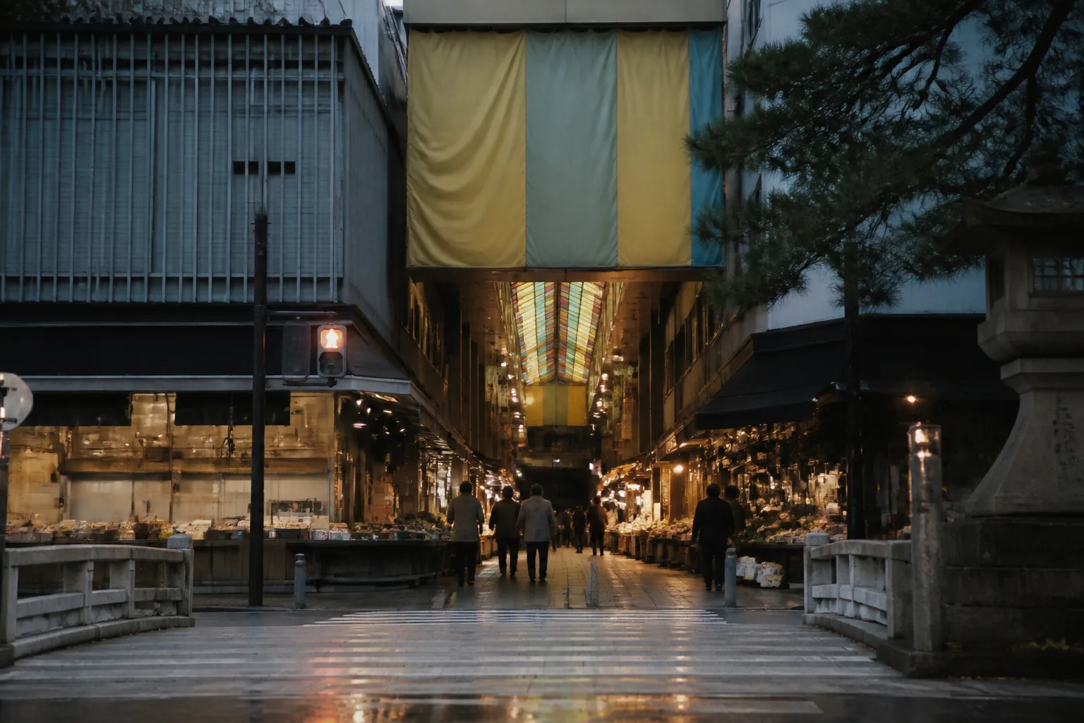 近江町市場の入口をテーマにした編集画像